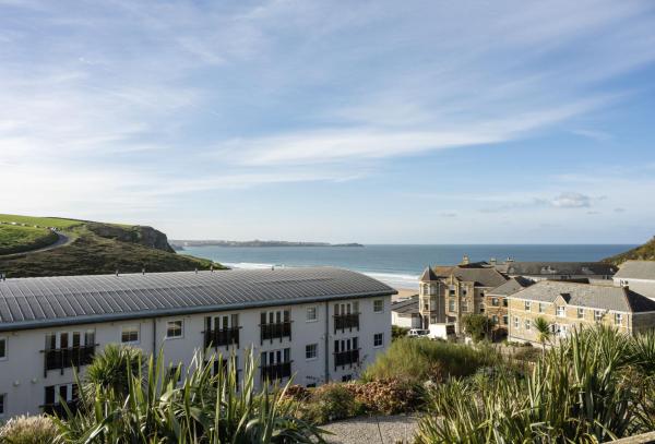 3 Waves - Mawgan Porth