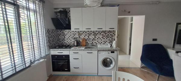 A la foto es mostra l'objecte Eligible Furnished Flat 50 meters to The Beach situat a la ciutat de Antalya.