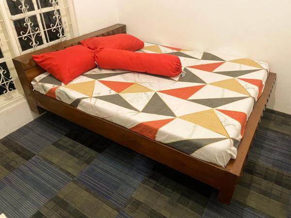 Na zdjęciu widoczny jest obiekt Homestay Banua KDP - Coffee & Creative Hub położony w mieście Dżakarta.