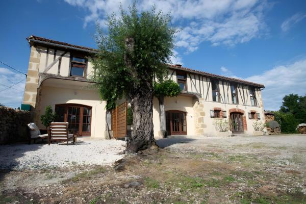 Na zdjęciu widoczny jest obiekt Tillacottage położony w mieście Monpardiac.