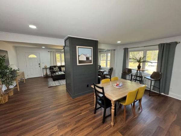 På billedet ses objektet Serene Country Home - Family & Nature beliggende i byen Trinity.