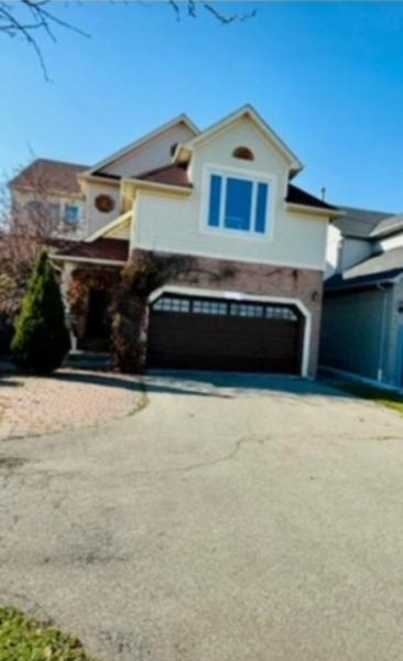 Na fotografii je vidět objekt Sunnys Home Stays 1 Bedroom Bath & Kitchenette Toronto Mississauga At Erin Mills With Pvt Entrance nacházející se ve městě Streetsville.