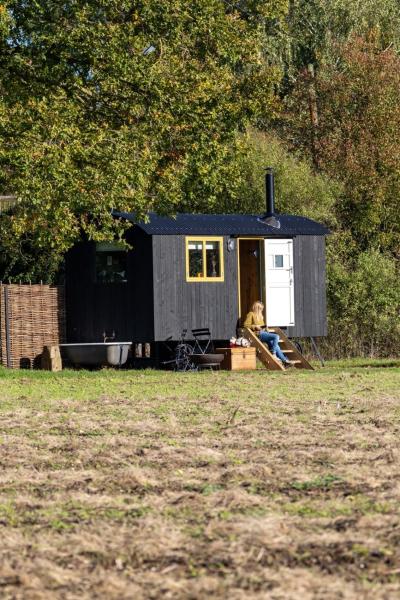 A la foto es mostra l'objecte Bramley Cabin Suffolk Relaxing Getaway situat a la ciutat de Woodbridge.