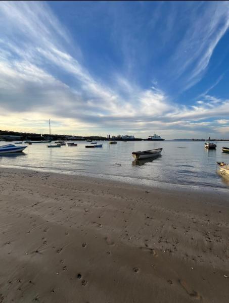 Στη φωτογραφία φαίνεται το αντικείμενο Loft na praia com vista που βρίσκεται στην πόλη Itaparica Town.
