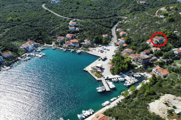 Na zdjęciu widoczny jest obiekt Apartments by the sea Zaglav, Dugi otok - 8134 położony w mieście Sali.