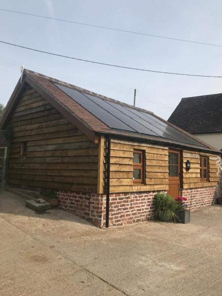 A la foto es mostra l'objecte Enchmarsh Farm Byre situat a la ciutat de Plaish.