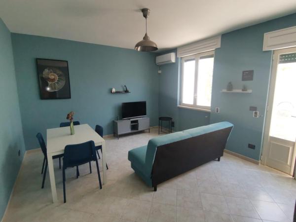 A la foto es mostra l'objecte Nautilus situat a la ciutat de Marina San Gregorio.