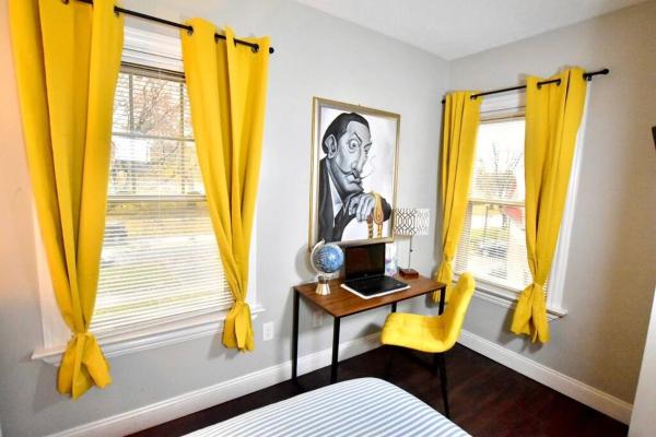 Lake Avenue Apartment, Cleveland