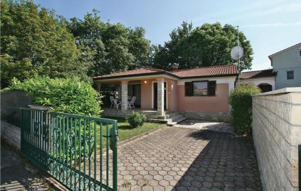 Auf dem Foto ist das Objekt Holiday Home Porec Antonci in der Stadt Antonci zu sehen.