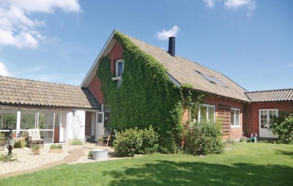 På billedet ses objektet 4 Bedroom Stunning Home In Helsingborg beliggende i byen Helsingborg.
