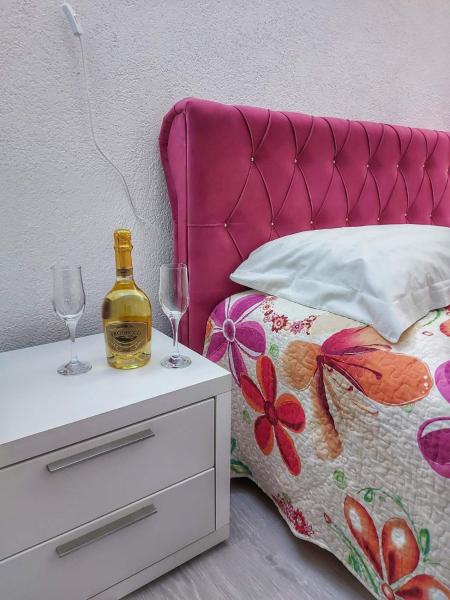 The photo shows the Stan na dan Gabriella located in the city of Kozarac.