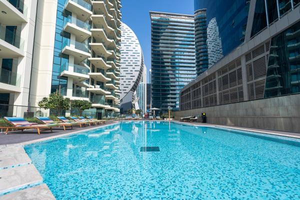 Luxury 1 & 2 Bhk Apartments, Branded & State Of The Art Amenities - Dubaj