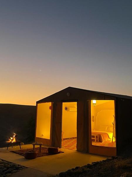 Nella foto è visibile l'oggetto Agafay Desert Stay situato nella città di Aguenza.
