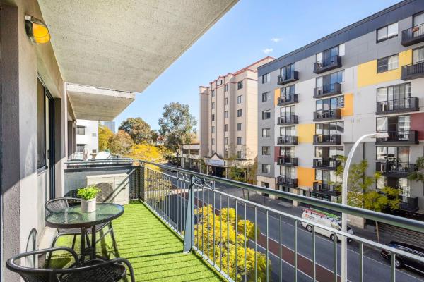 Nella foto è visibile l'oggetto 14 Roomy Restrelax Eastperth 2brparking situato nella città di Perth.