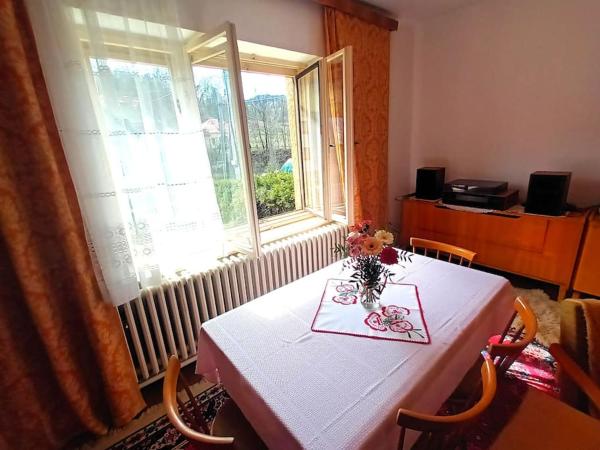 Na zdjęciu widoczny jest obiekt Klid, příroda a zážitky v srdci Zamaguria - Cosy home near High Tatras położony w mieście Veľká Lesná.