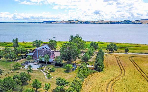 På billedet ses objektet Ferienappartements auf dem Reddevi beliggende i byen Neu Reddevitz.