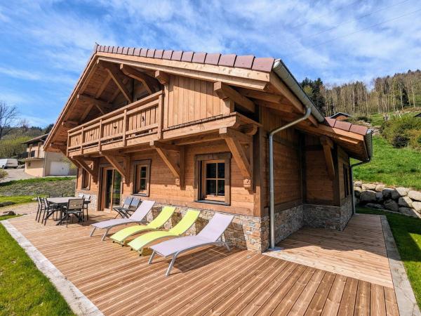 Na foto é possível ver o objeto Chalet au cœur des Vosges avec sauna, terrasse et connexion WIFI - FR-1-589-692 localizado na cidade de Cornimont.