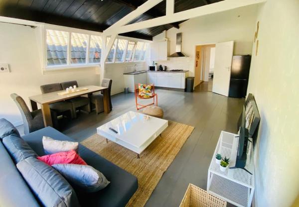 写真にはゴーダ市にあるCute flat in the heart of beautiful Goudaが写っています。