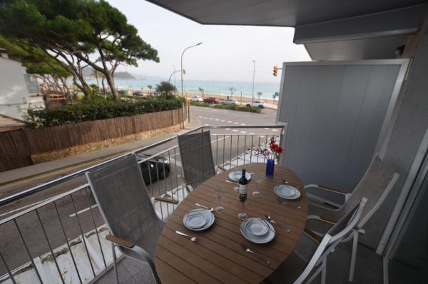 På billedet ses objektet Apartamento frente a la playa Blanes Costa Brava beliggende i byen Blanes.