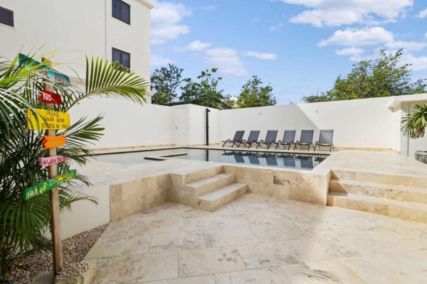 Bonaire Beach Apartment 2 with communal pool and diving facilities, Kralendijk