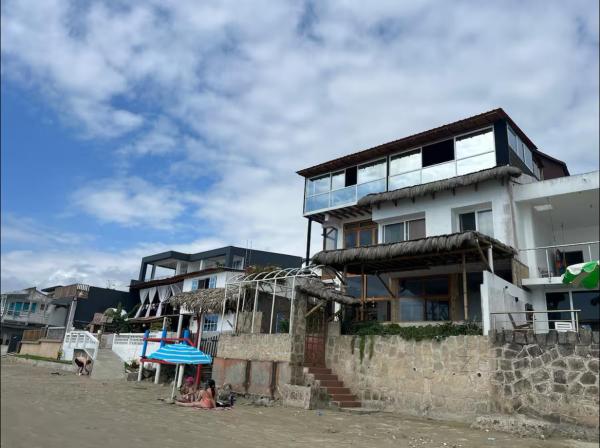 Nella foto è visibile l'oggetto Akapana Condominios situato nella città di Las Núñez.