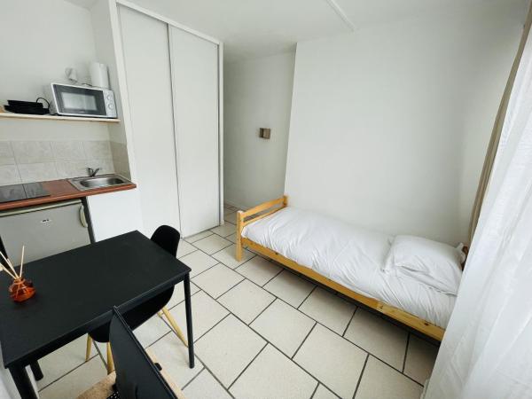 A la foto es mostra l'objecte Banyo, Studio 1p proche centre ville situat a la ciutat de Caen.