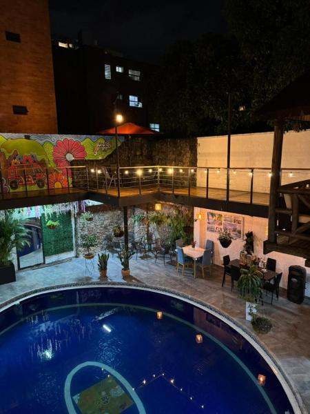 照片显示了位于Envigado市的Hotel Corona House物件。