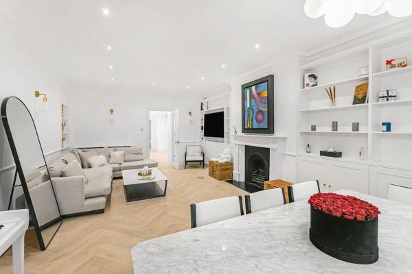 3-Bed Next To Harrods with Underfloor Heating, London