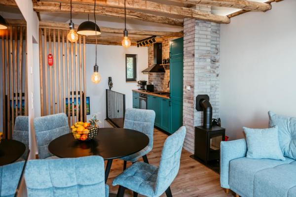 A la foto es mostra l'objecte Cozy Home - Klet Matija situat a la ciutat de Ključ.