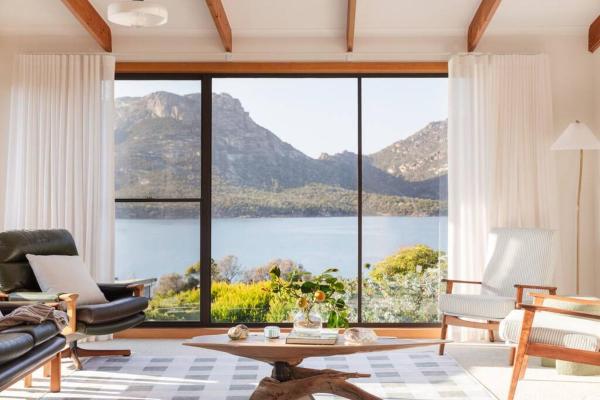 På billedet ses objektet Zephyr House beliggende i byen Coles Bay.