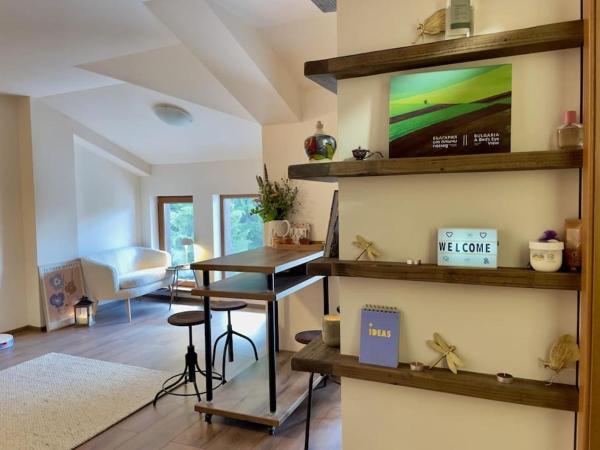 Studio Béni, Smolan