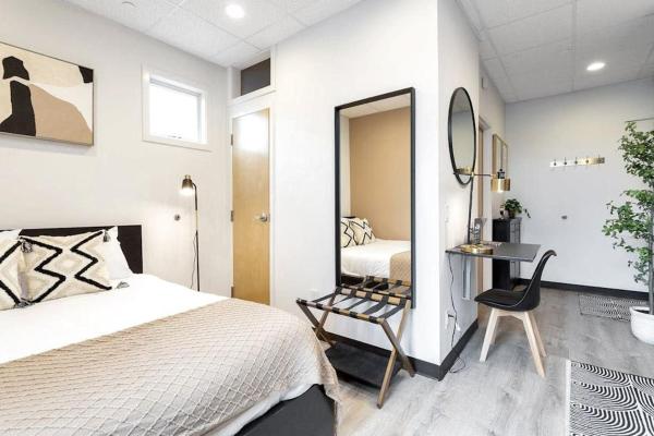 Comfy Studio With Kitchen Central Danbury Ada - 코네티컷