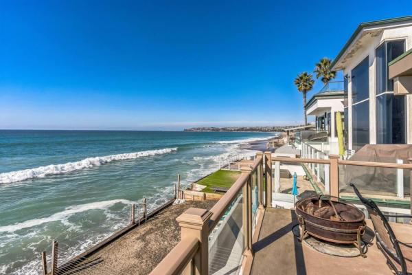 På bildet vises objektet Massive 5 bedroom overlooking the water som ligger i byen Dana Point.