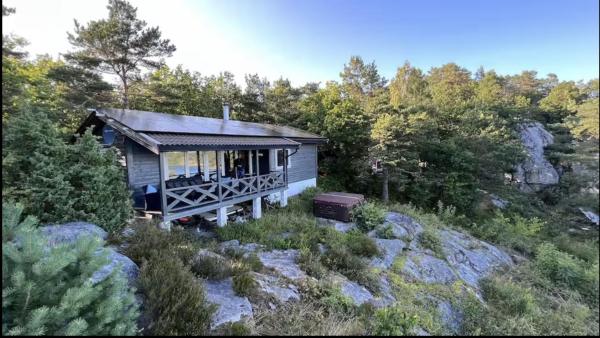 A la foto es mostra l'objecte Cottage, boat, spa, private dock, Lillesand situat a la ciutat de Jordtveit.