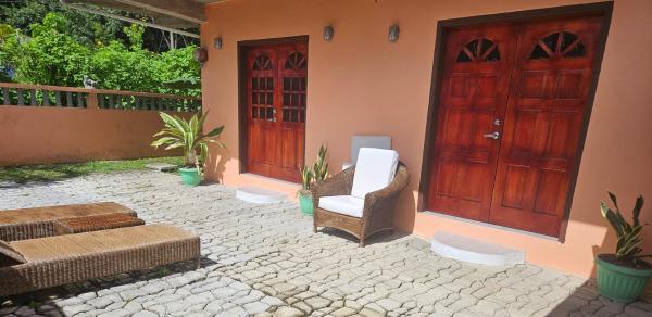 The Jungle Escape Apartment 02, Soufrière