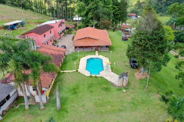 写真にはイビウーナ市にあるCasa de Campo Ibiúna Fazenda Vale Douradoが写っています。