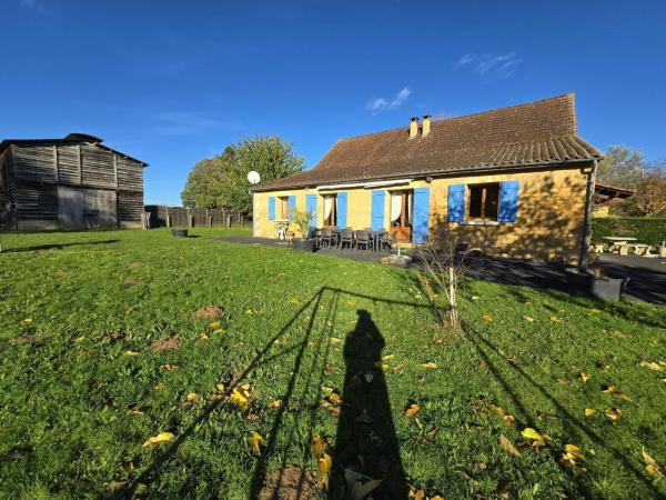 A la foto es mostra l'objecte Maison de campagne spacieuse près de Sarlat, idéale pour familles et amis, grand jardin et activités. - FR-1-616-208 situat a la ciutat de Calviac.