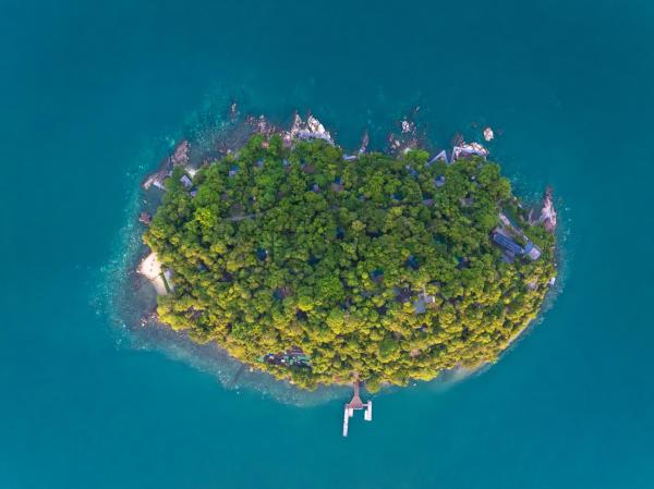 På bildet vises objektet Six Senses Krabey Island som ligger i byen Koh Krabey.