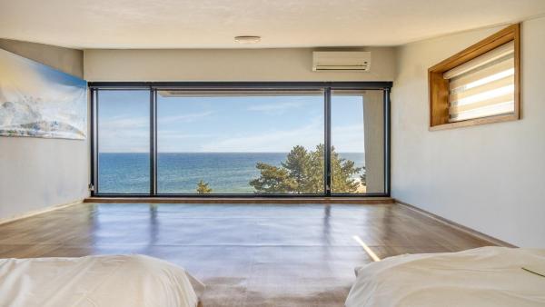 A la foto es mostra l'objecte Gangneung JD38 spa Pension situat a la ciutat de Kosŏng-dong.