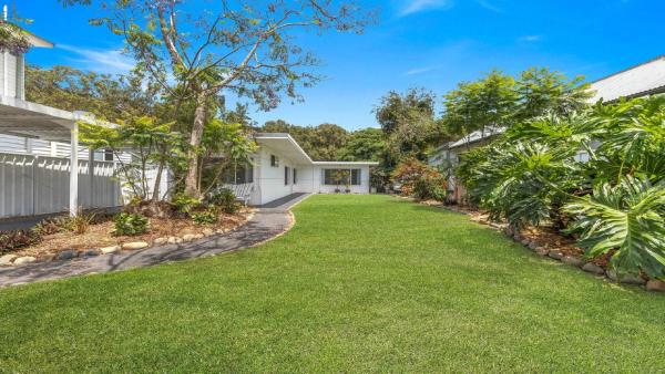 På billedet ses objektet Sunshine Shack - Umina Beach beliggende i byen Umina Beach .