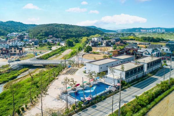 A la foto es mostra l'objecte Gyeongju Pension 700 situat a la ciutat de Mulch'ŏn.