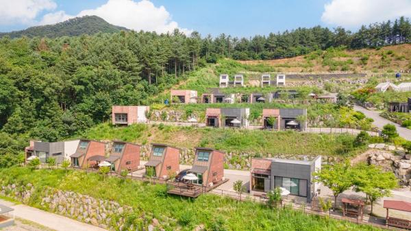 Nella foto è visibile l'oggetto Hongcheon toliaigeullaemping situato nella città di Hongcheon.