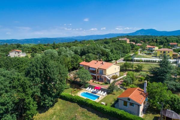 Στη φωτογραφία φαίνεται το αντικείμενο Casa Martina by Briskva που βρίσκεται στην πόλη Šumber.