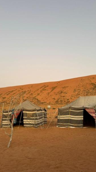 A la foto es mostra l'objecte Sama Al Sharqiyah Camp situat a la ciutat de Al Wāşil.