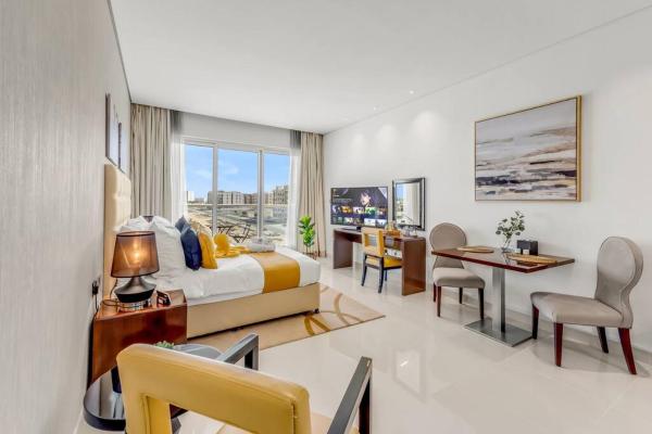 Na zdjęciu widoczny jest obiekt Waves - Stylish Studio with Balcony in Dubai South położony w mieście Dubaj.