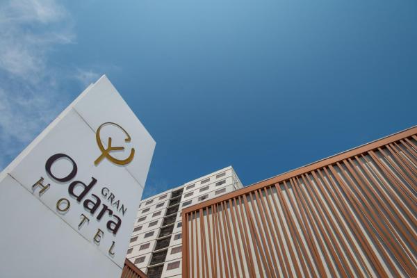 The photo shows the Hotel Gran Odara located in the city of Cuiabá.