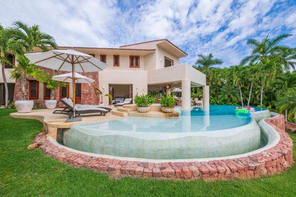 På billedet ses objektet Villa Alamanda in Lagos del Mar beliggende i byen Punta Mita.