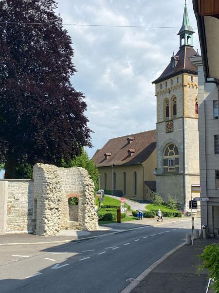 Na zdjęciu widoczny jest obiekt Zentrales Schloss Apartment położony w mieście Arbon.