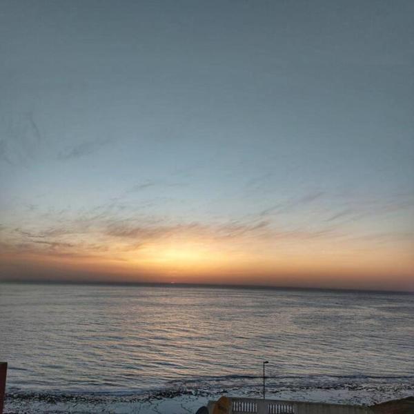 写真にはララシュ市にあるSommet de l'Atlantiqueが写っています。