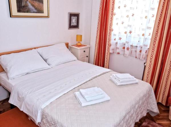A la foto es mostra l'objecte Peaceful and Secluded Krk Apartment with Terrace situat a la ciutat de Krk.